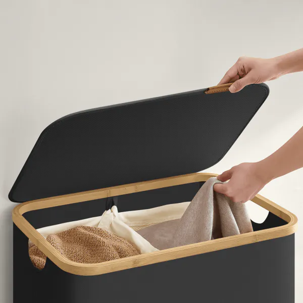 Wasmand gemaakt van een bamboe frame, wasmand met 2 planken en 2